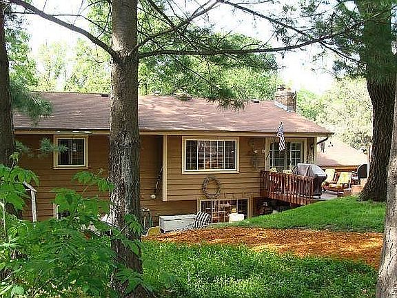 2nd image of 801 Thoreau Dr