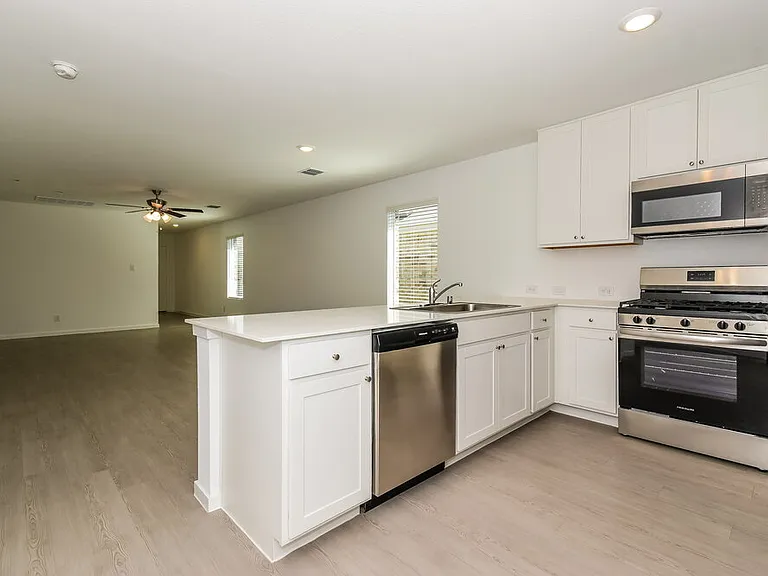 1719 Crossbill St — Photo 8