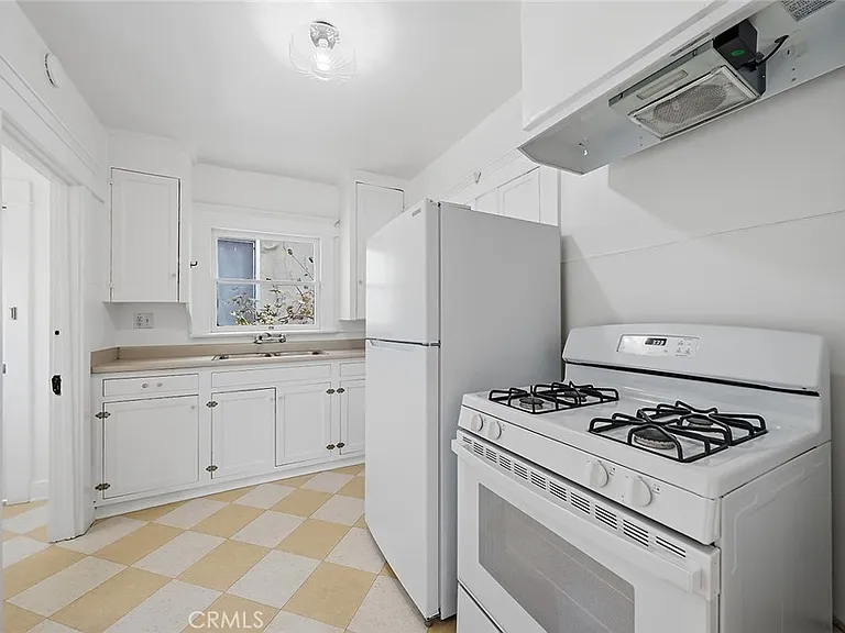 3322 Hamilton Way — Photo 18