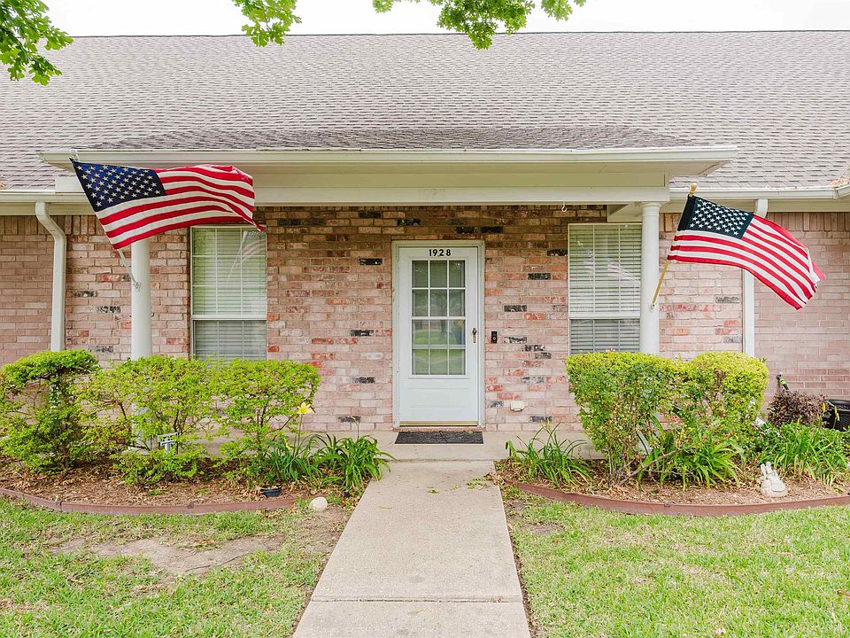 1st image of 1928 Hollylake Cir