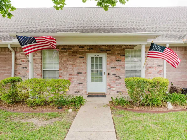 1928 Hollylake Cir, Tyler, TX 75703