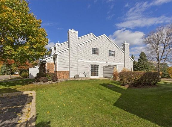 2nd image of 3640 Willow Ln