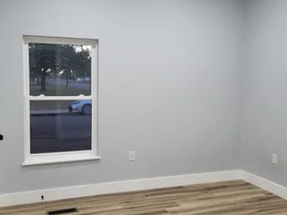 4th image of 212 S 6th St #1