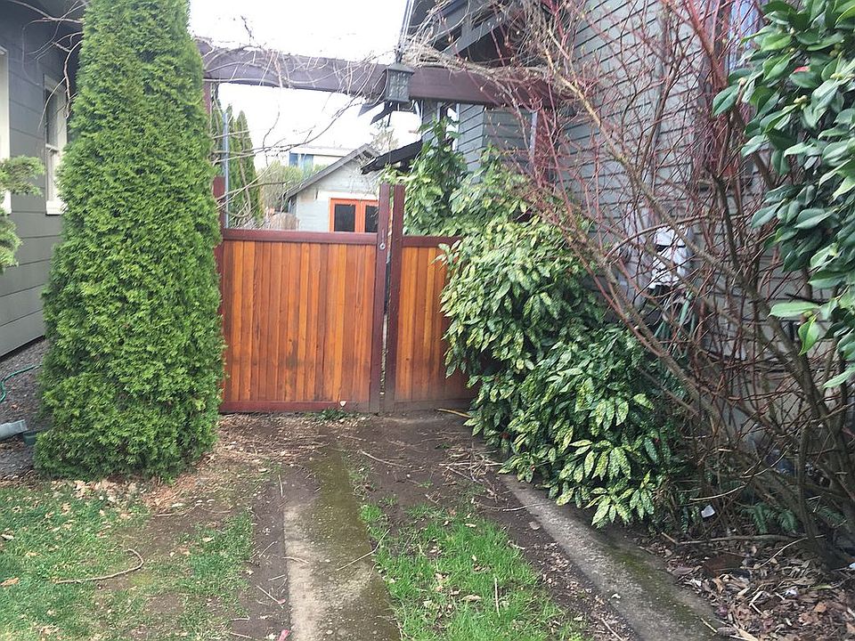 2nd image of 2834 NE 50th Ave