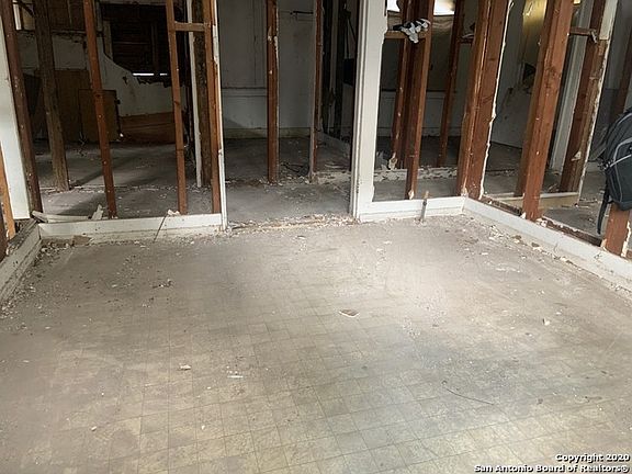 5th image of 231 Sonora St