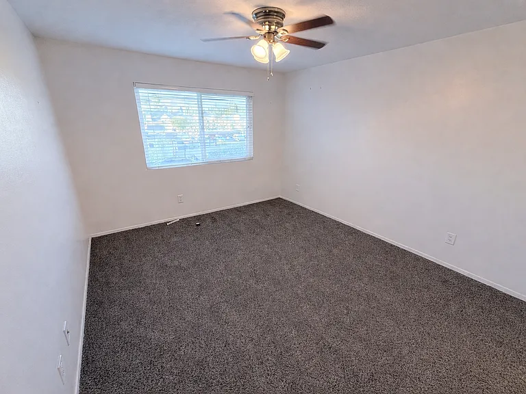 2035 Lakeridge Cir #101 — Photo 11