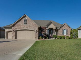 2207 N Stonegate Cir, Andover, KS 67002