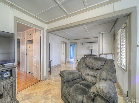 5th image of 926 Lincoln Ave