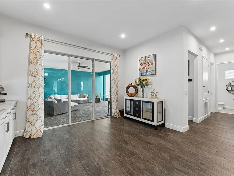 8033 Nemours Pkwy — Photo 37