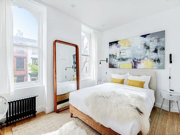 4th image of 223 W 10th St APT 1A