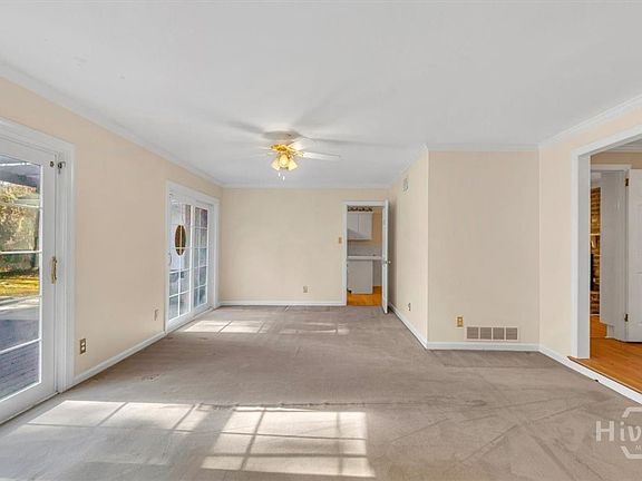 5th image of 311 Pickwick Road