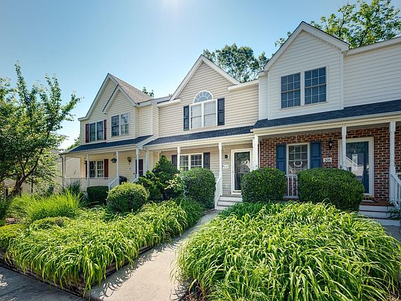 2nd image of 303 Barrington Way