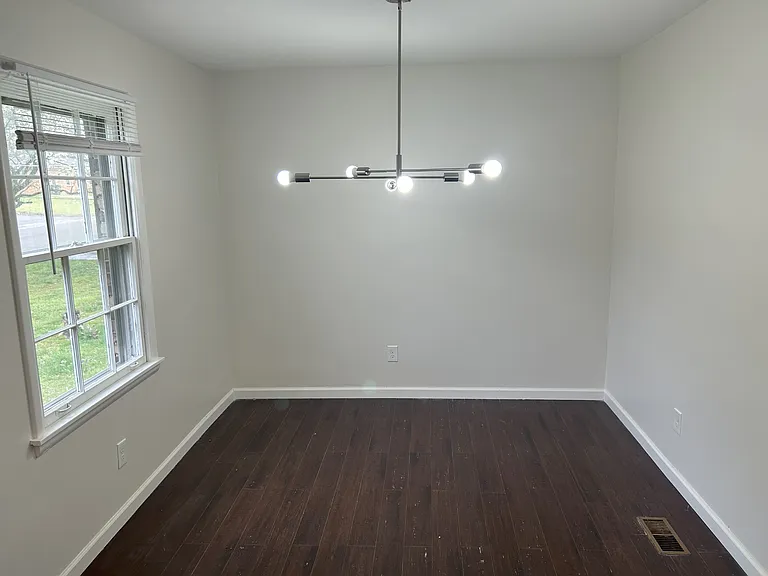 2620 Thornhill Rd NW — Photo 6