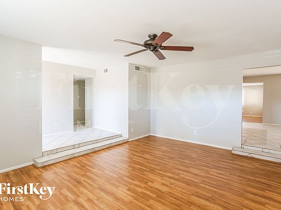 3rd image of 1138 E Alameda Dr