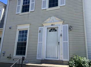 1005 Marsden Ct, Sterling, VA 20164