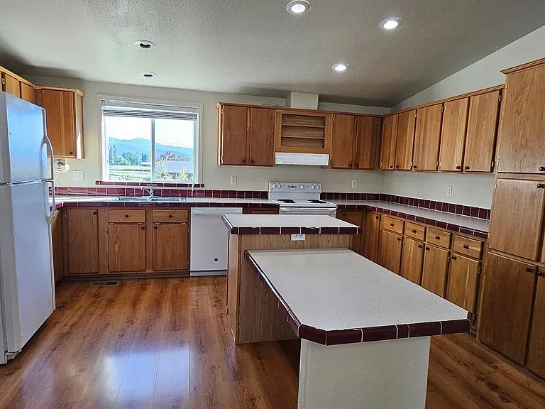 3312 Upper River Rd — Photo 7