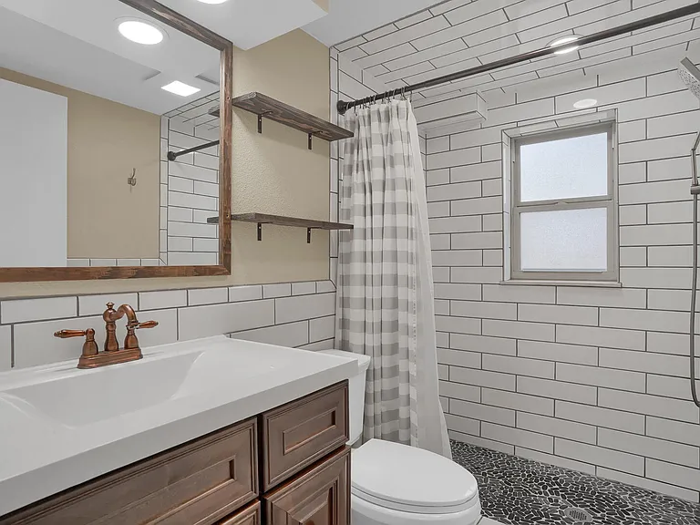 5825 Eggar Ct — Photo 32