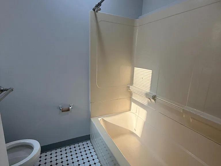 512 S 5th St #3 — Photo 13