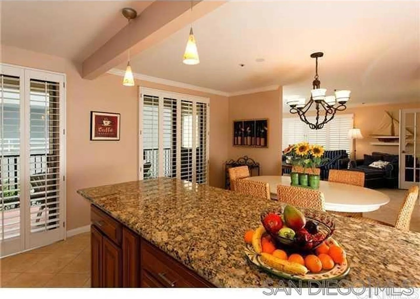 Fully Furnished 2 Bed/2 Bath Condo In la Jolla — Photo 2