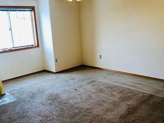 4th image of 16801 NE 31st Way