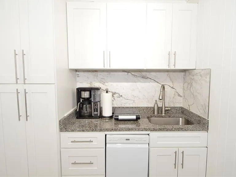 156 146th Ave E #A — Photo 10