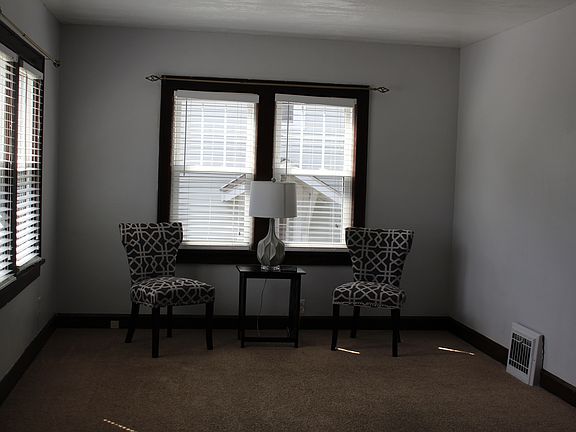 3rd image of 913 28th St NE