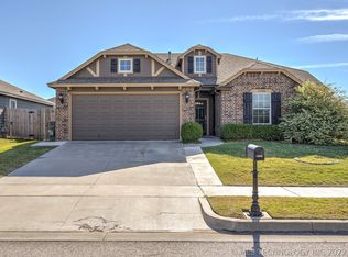 12006 E 110th Ct, Owasso, OK 74055