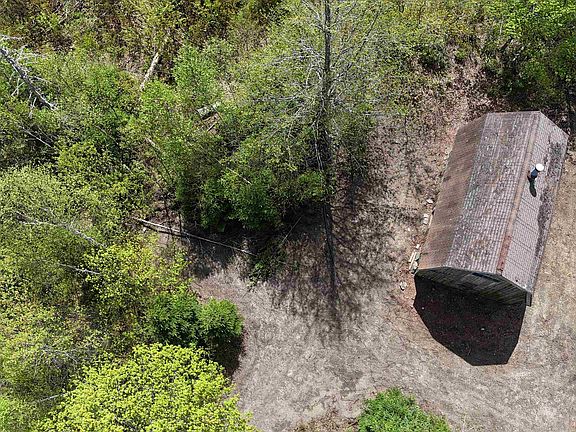 5th image of 2900 Old Duck Pond Road