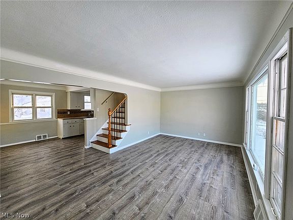 3rd image of 9516 Alexander Rd