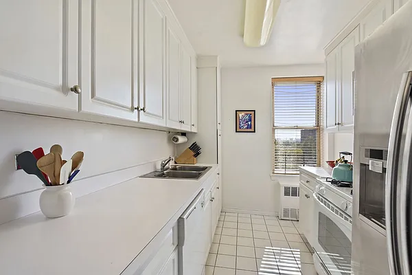 Sold by Compass | media 7