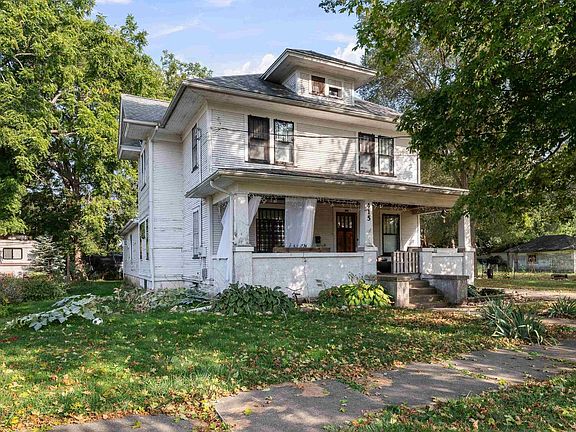 3rd image of 415 SW 4th Ave