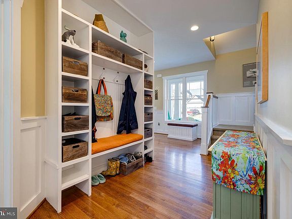 5th image of 1031 James Pl
