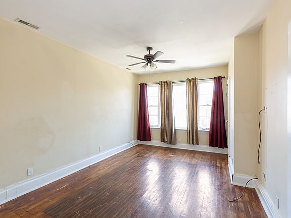 5th image of 8036 S South Shore Dr