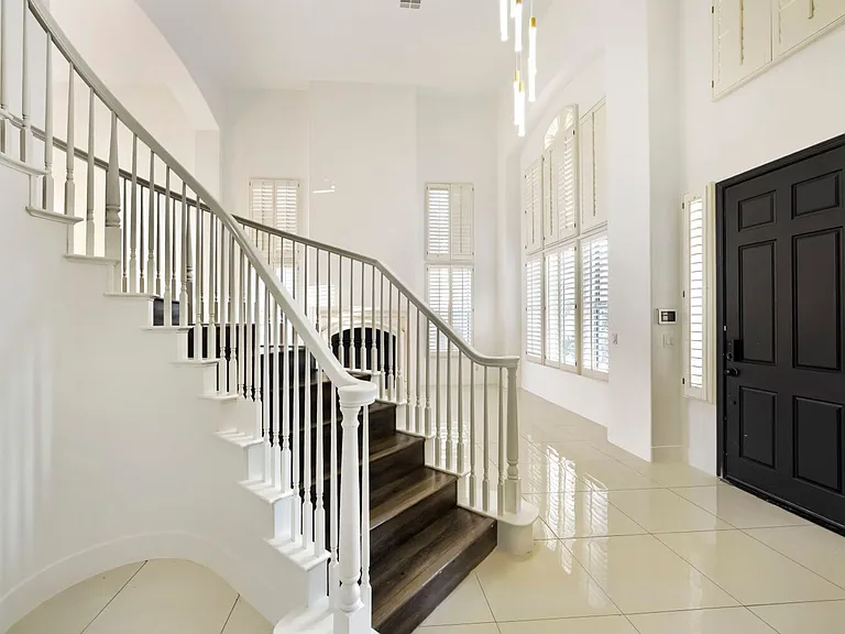 1416 Palantine Hill Dr — Photo 2