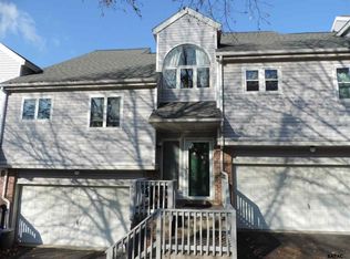 60 Greenleaf Rd, York, PA 17406