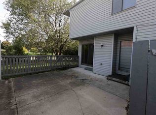 2103 Sky Line Dr, Waterloo, IA 50701