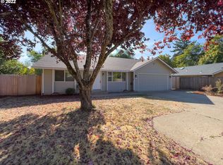 2917 Applewood Ln, Eugene, OR 97408