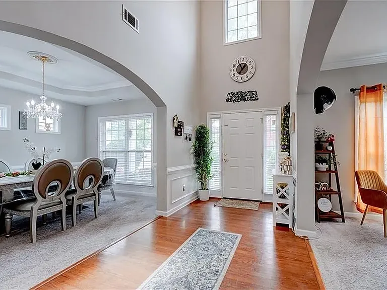380 Simonton Crest Dr — Photo 1