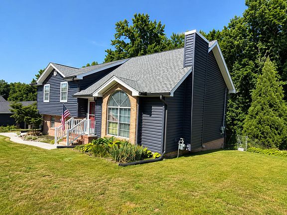 3rd image of 533 Middle View Dr