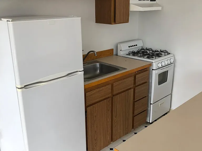 Curtiss Apartments — Photo 10