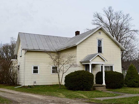 3rd image of 805 E Gambier St