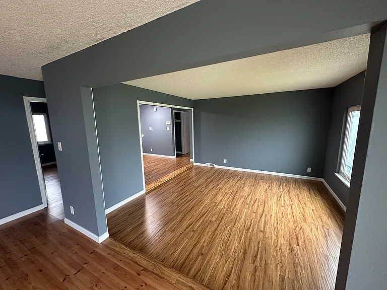 1566 Ventura Dr — Photo 11