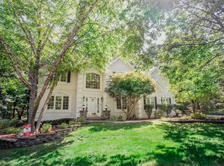 6 Shenandoah Ct, Bolingbrook, IL 60440