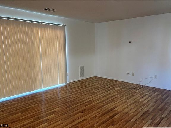 3rd image of 2513 Lighthouse Ln