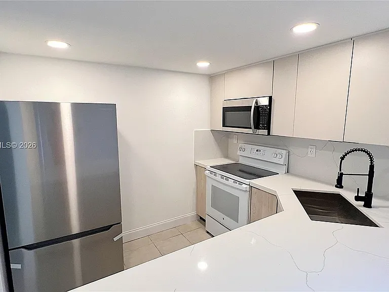 801 NW 47th Ave #121W — Photo 3