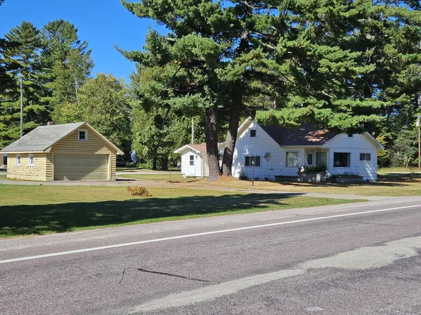 8158 Pine St, Germfask, MI 49836