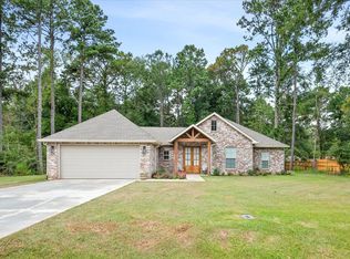 68 Fair Lake Dr, Hattiesburg, MS 39402