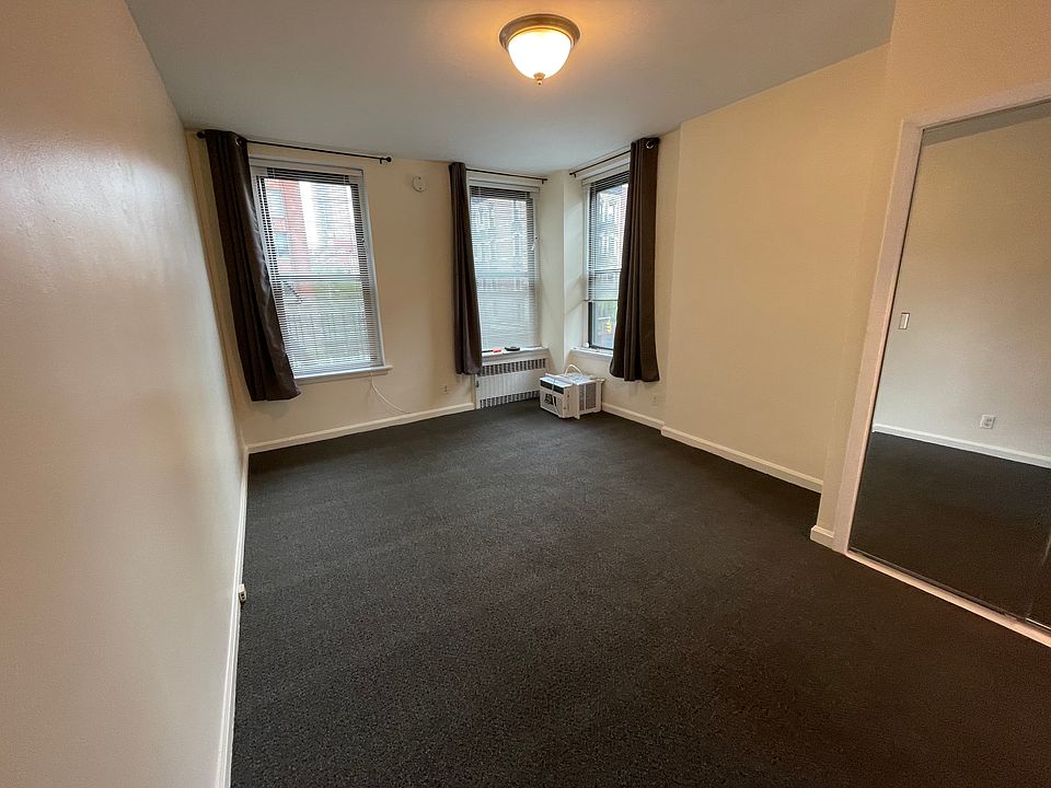 1st image of 1576 1st Ave #6