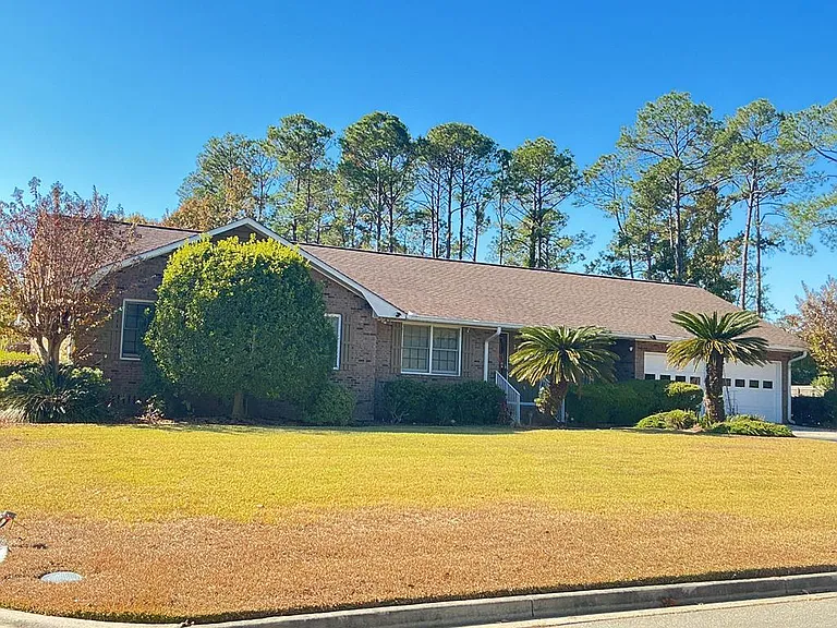 2243 Oakgrove Cir — Photo 1