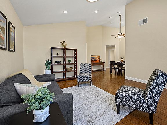 2nd image of 1521 Mary Place